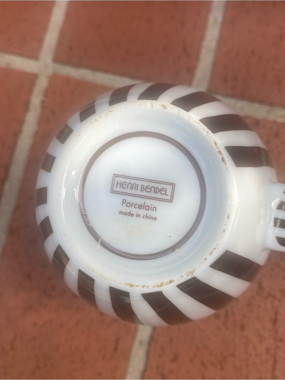 Henri Bendel Striped Large MUG - Picture 2 of 11